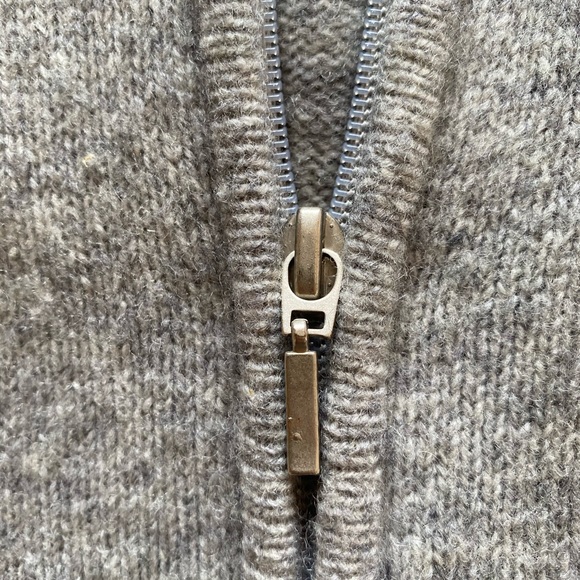 Pria gray lambs wool sweater hoodie - Picture 6 of 12